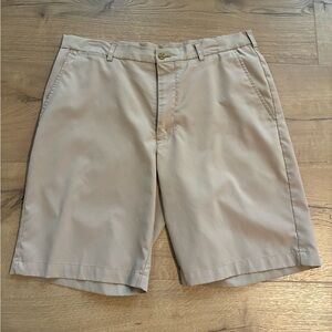 Roundtree & Yorke Men's Beige Flat Front Shorts